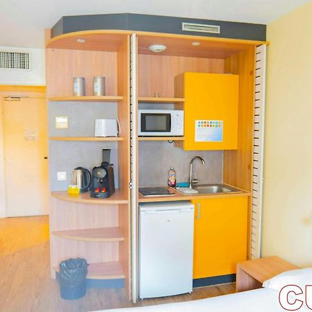 شقة Paris Retreat 5 Minutes From Hoche Metroparking بونتا المظهر الخارجي الصورة