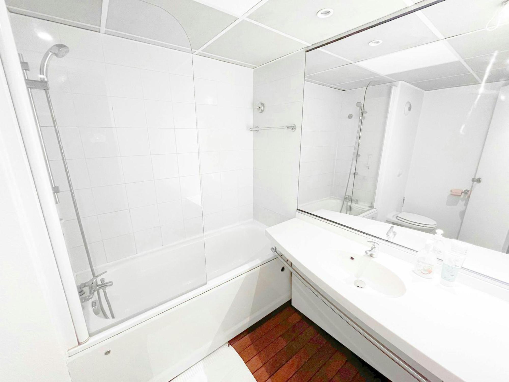 شقة Paris Retreat 5 Minutes From Hoche Metroparking بونتا المظهر الخارجي الصورة