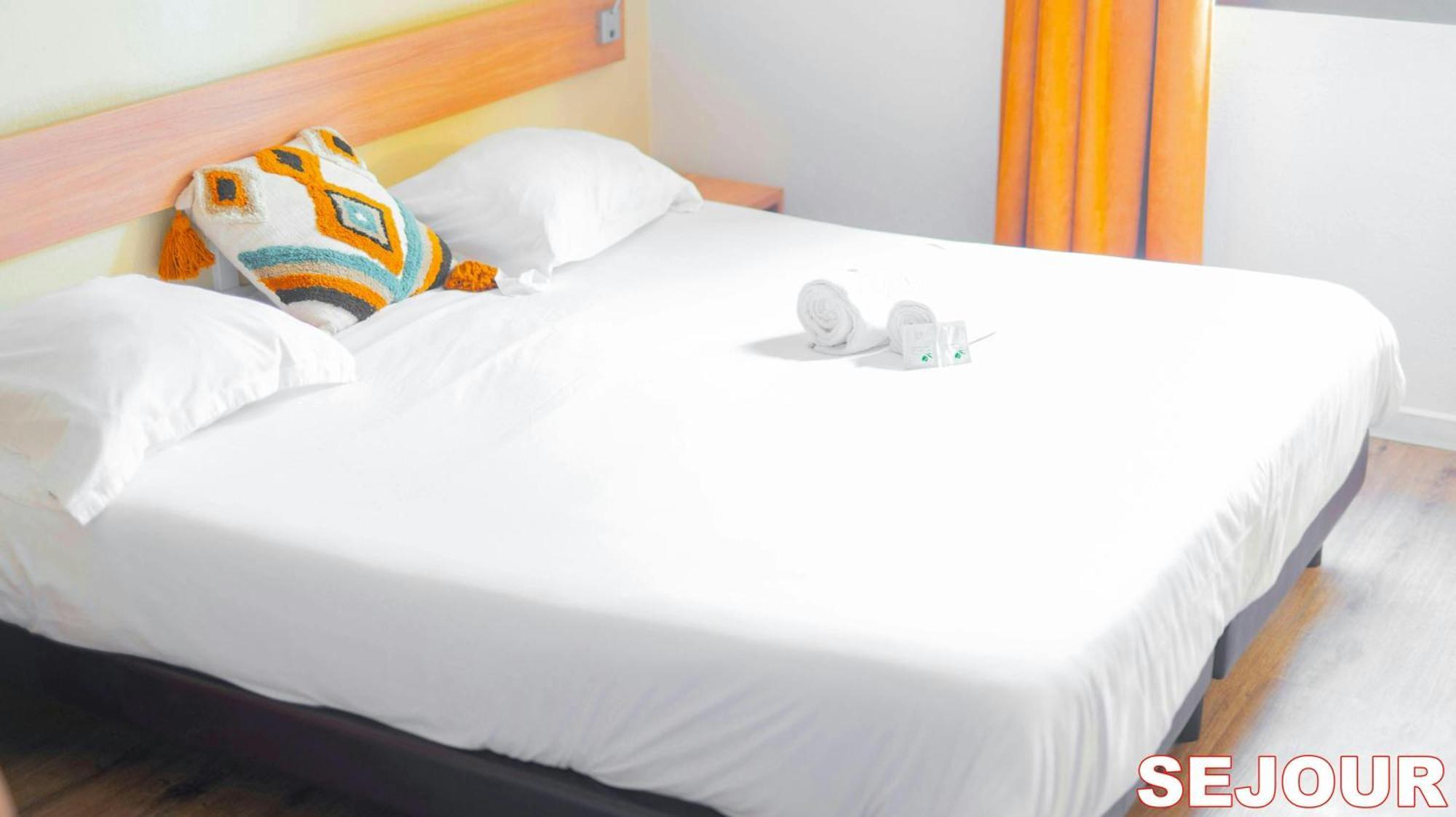 شقة Paris Retreat 5 Minutes From Hoche Metroparking بونتا المظهر الخارجي الصورة