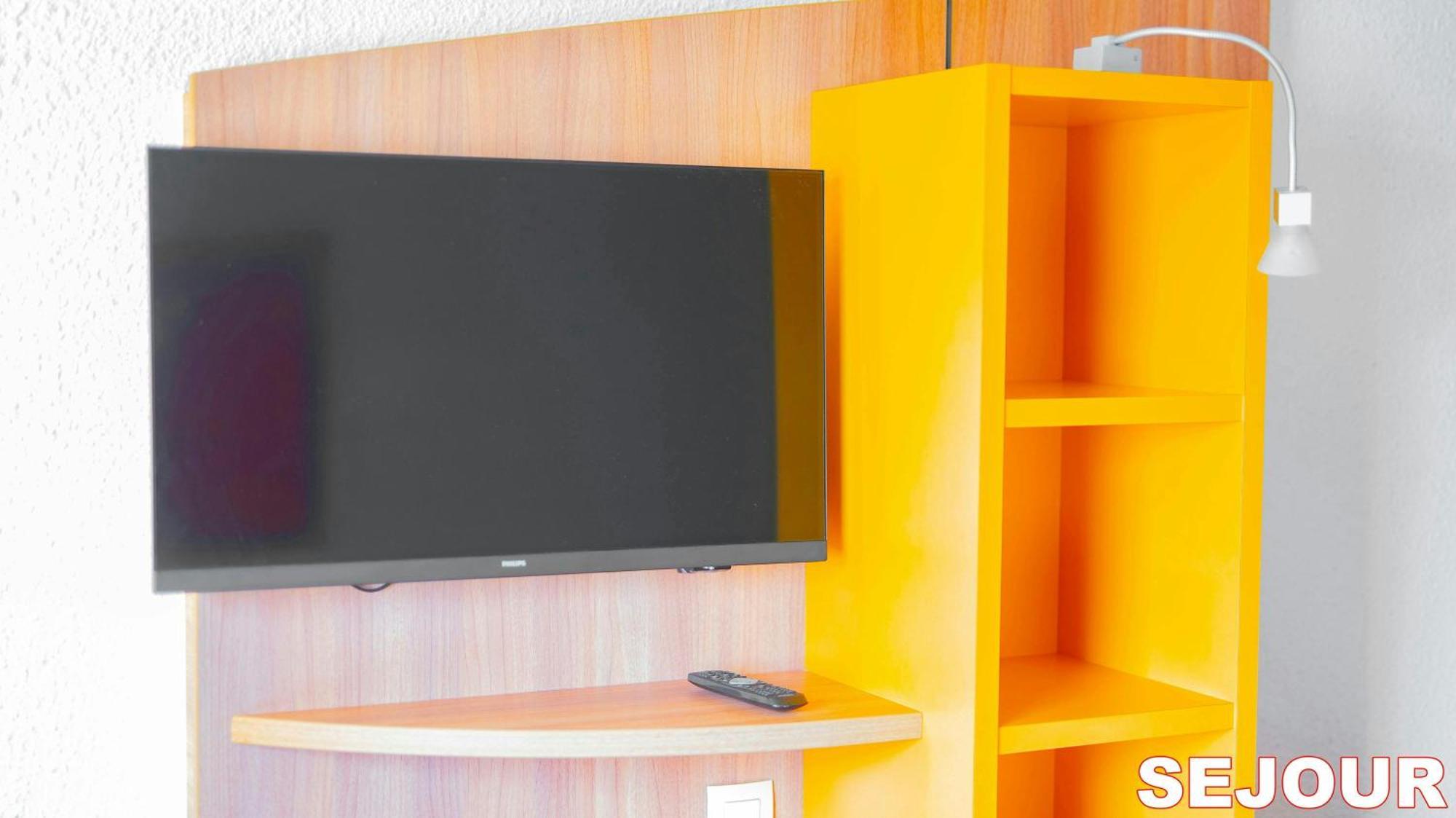 شقة Paris Retreat 5 Minutes From Hoche Metroparking بونتا المظهر الخارجي الصورة